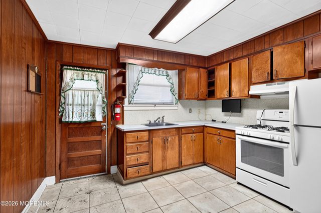 338 Hewitt Street, Trenton, NJ 08611