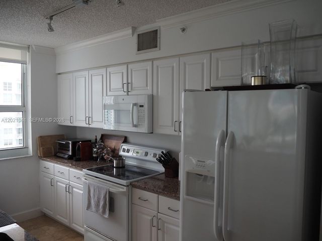 1155 BRICKELL BAY DR 3102, Miami, FL 33131