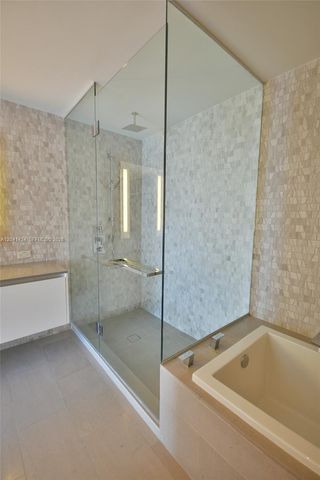 88 SW 7th St 3309, Miami, FL 33130