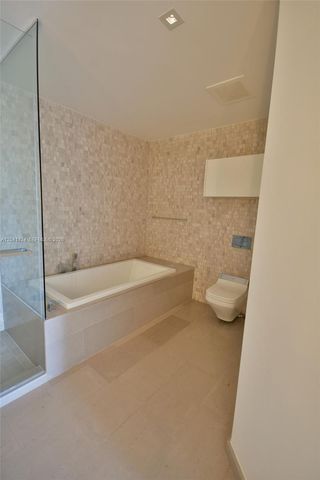 88 SW 7th St 3309, Miami, FL 33130