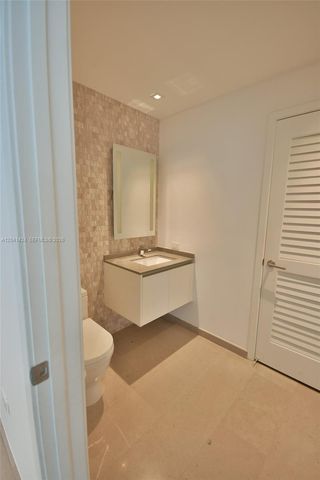 88 SW 7th St 3309, Miami, FL 33130