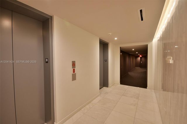 88 SW 7th St 3309, Miami, FL 33130