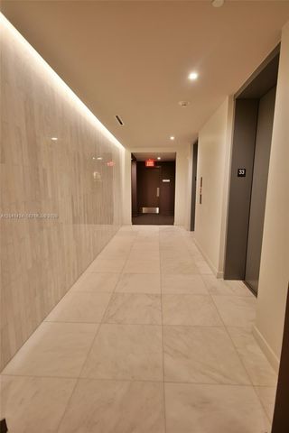 88 SW 7th St 3309, Miami, FL 33130