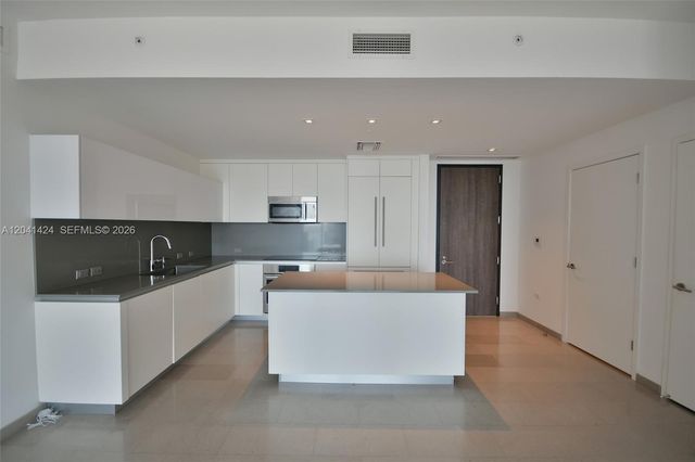 88 SW 7th St 3309, Miami, FL 33130