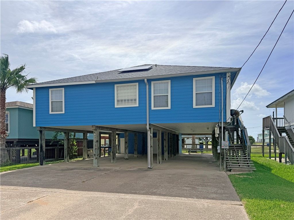 1312 S Live Oak St, Rockport, TX 78382 — exterior
