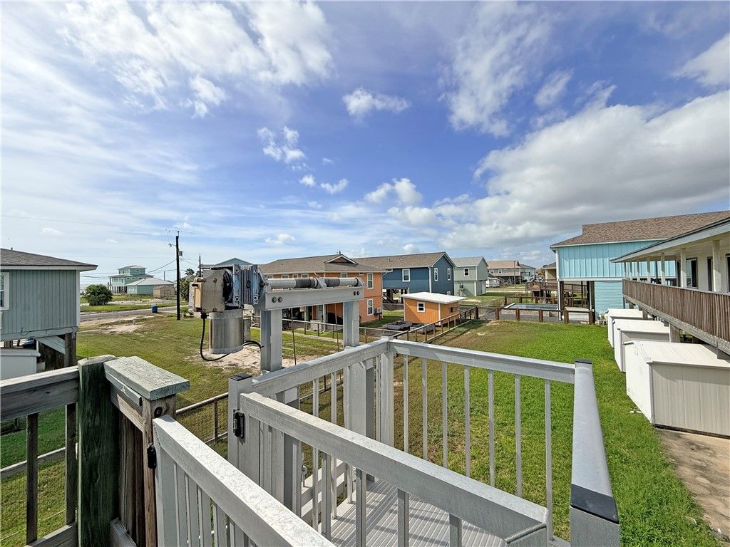 1312 S Live Oak St, Rockport, TX 78382 — photo 3