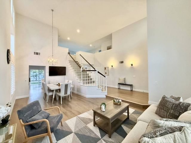 2960 E 20th, Signal Hill, CA 90755