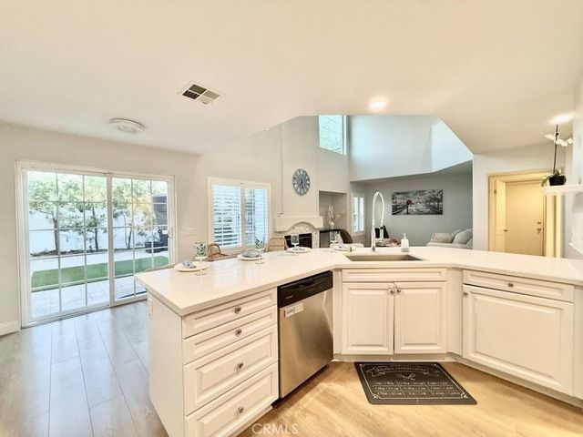 2960 E 20th, Signal Hill, CA 90755