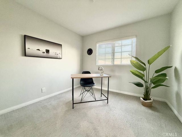 2960 E 20th, Signal Hill, CA 90755