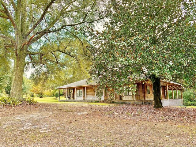 389 Harold Tucker Rd., Purvis, MS 39475