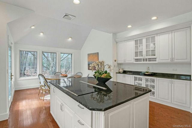 24 North Way, Chappaqua, NY 10514