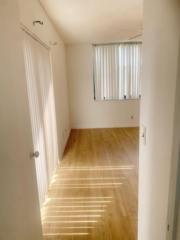 3915 Victoria Drive, West Palm Beach, FL 33406