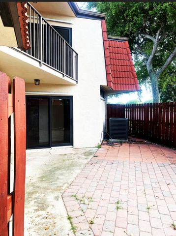 3915 Victoria Drive, West Palm Beach, FL 33406