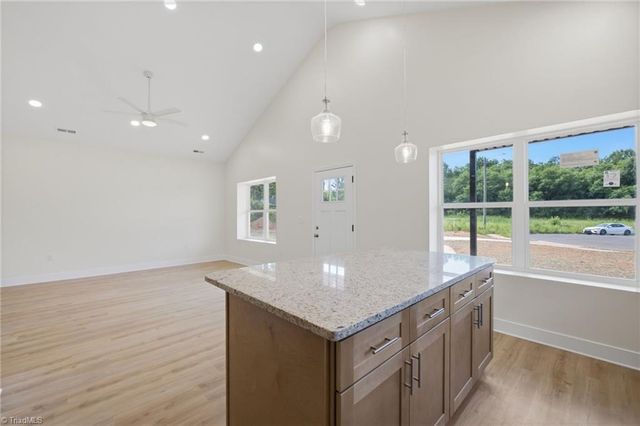 1517 Stone Hill Court, Winston-salem, NC 27105