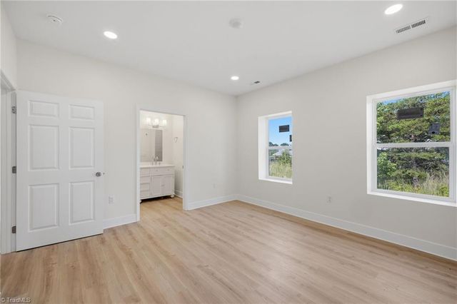 1517 Stone Hill Court, Winston-salem, NC 27105