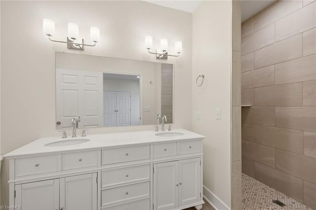 1517 Stone Hill Court, Winston-salem, NC 27105