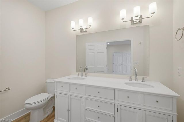 1517 Stone Hill Court, Winston-salem, NC 27105