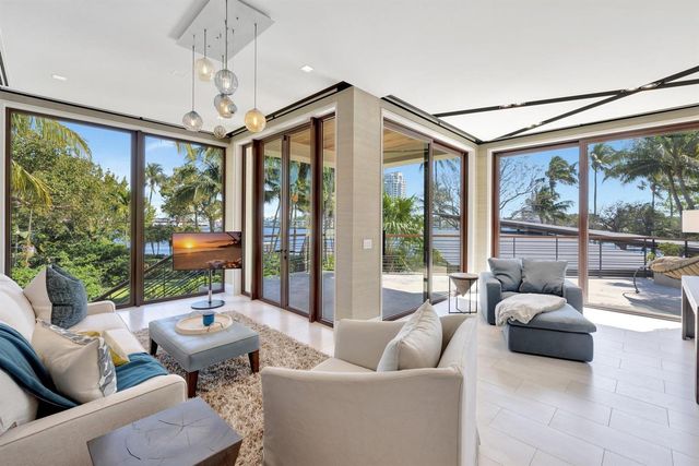 815 Idlewyld Drive, Fort Lauderdale, FL 33301