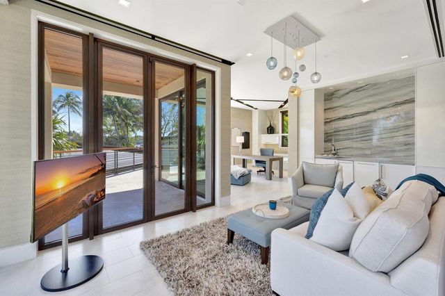 815 Idlewyld Drive, Fort Lauderdale, FL 33301