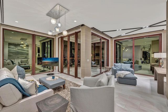 815 Idlewyld Drive, Fort Lauderdale, FL 33301