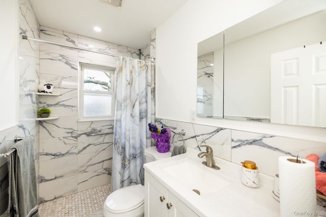 20 Gardenia Lane, Hicksville, NY 11801