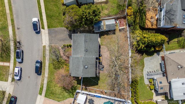 20 Gardenia Lane, Hicksville, NY 11801