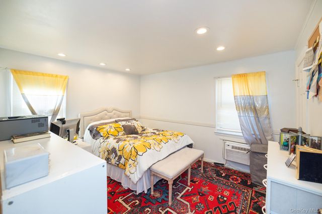 20 Gardenia Lane, Hicksville, NY 11801