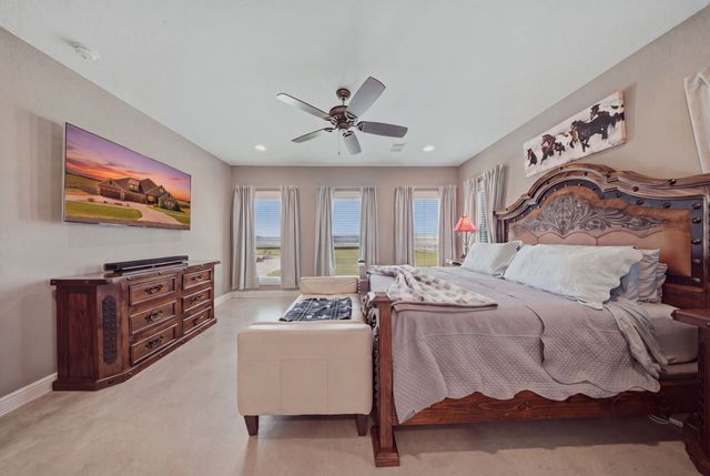 568 Crow Road, Whitesboro, TX 76273