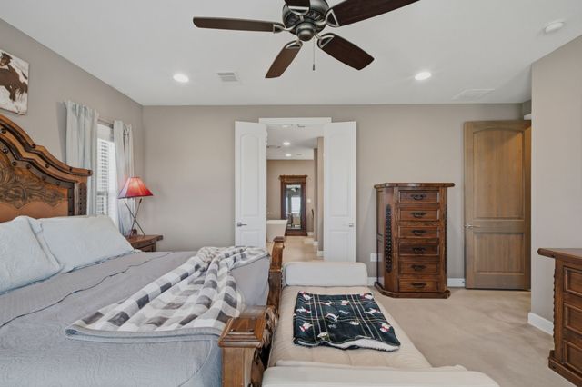 568 Crow Road, Whitesboro, TX 76273