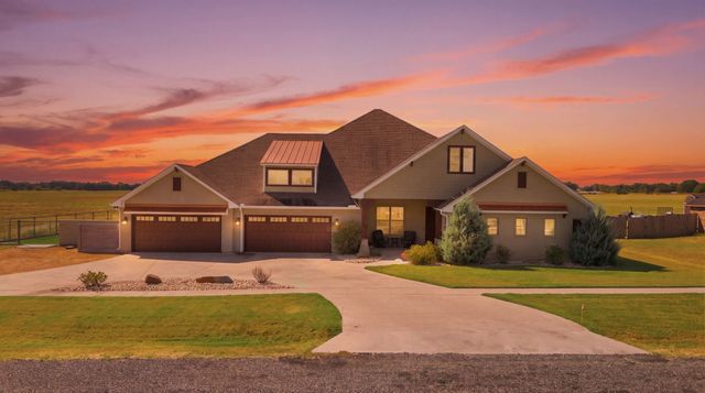 568 Crow Road, Whitesboro, TX 76273