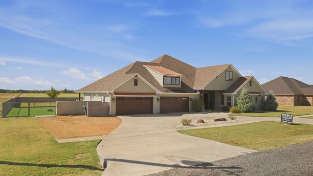 568 Crow Road, Whitesboro, TX 76273