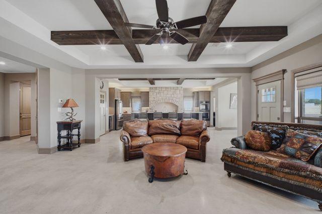 568 Crow Road, Whitesboro, TX 76273