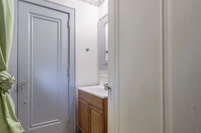 11011 E Draper Avenue, Choctaw, OK 73020