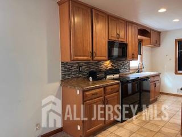 12 Burlew Place, Sayreville, NJ 08859
