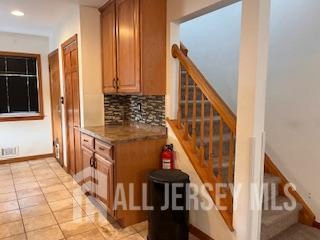 12 Burlew Place, Sayreville, NJ 08859