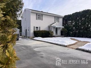 12 Burlew Place, Sayreville, NJ 08859