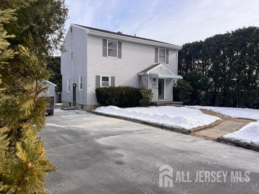 12 Burlew Place, Sayreville, NJ 08859