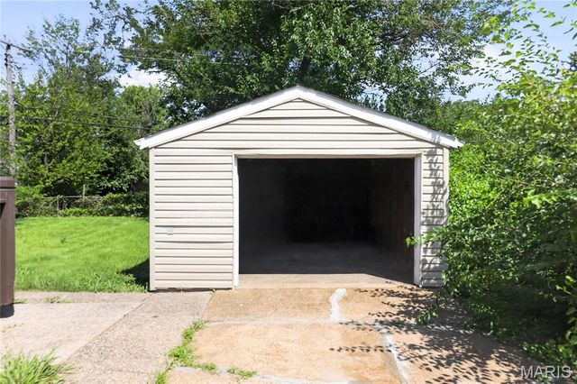 10324 Durness Drive, St Louis, MO 63137