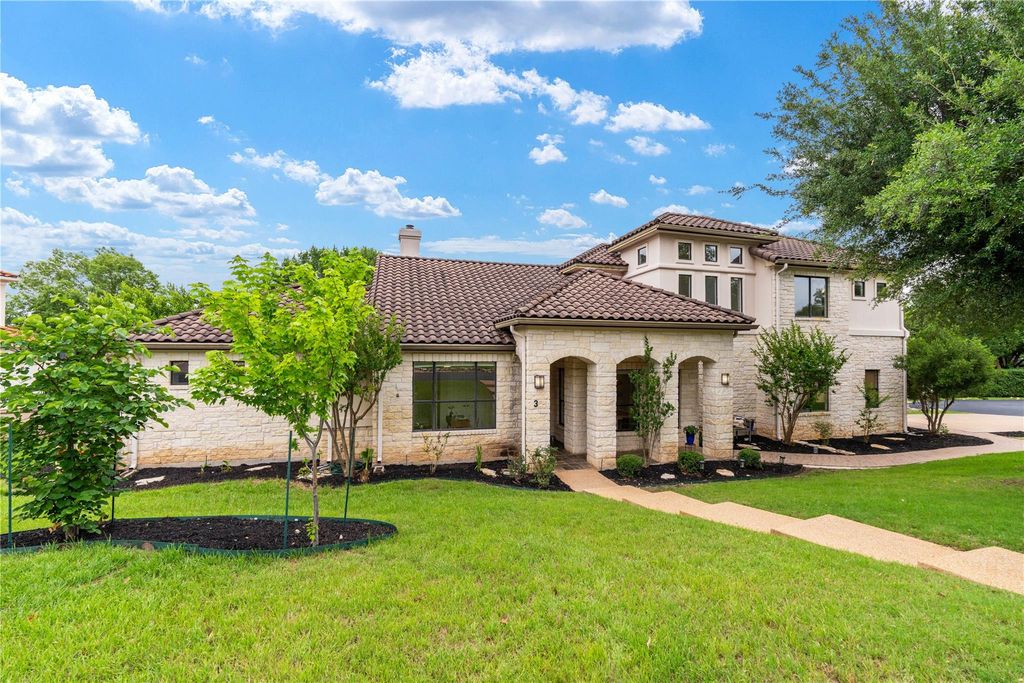 37 Autumn Oaks DR, The Hills, TX 78738