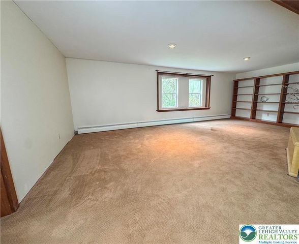 246 Allen Street, Franklin Twp, PA 18235