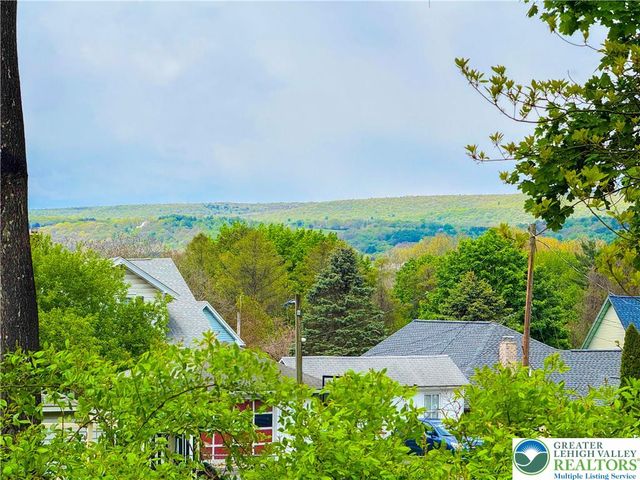 246 Allen Street, Franklin Twp, PA 18235