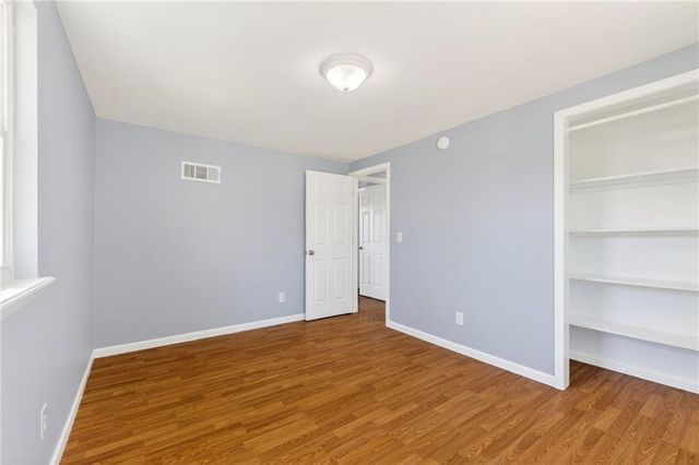 5909 NE 45th Terrace, Kansas City, MO 64117