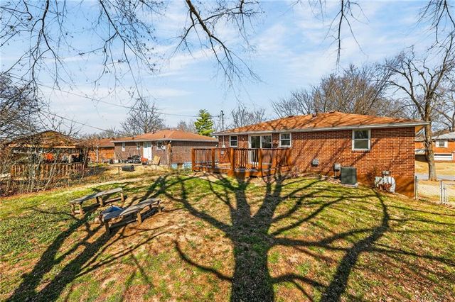 5909 NE 45th Terrace, Kansas City, MO 64117