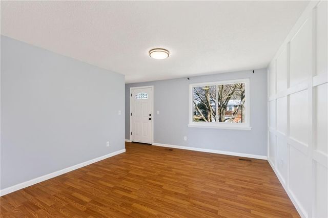 5909 NE 45th Terrace, Kansas City, MO 64117