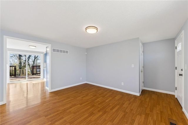 5909 NE 45th Terrace, Kansas City, MO 64117