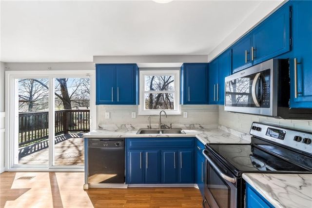 5909 NE 45th Terrace, Kansas City, MO 64117