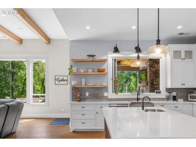 17847 S HIDDEN LAKE Dr, Oregon City, OR 97045