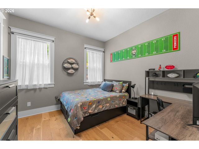 17847 S HIDDEN LAKE Dr, Oregon City, OR 97045