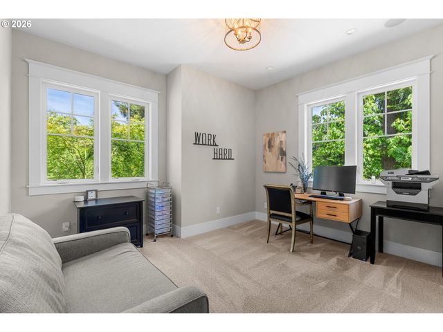 17847 S HIDDEN LAKE Dr, Oregon City, OR 97045