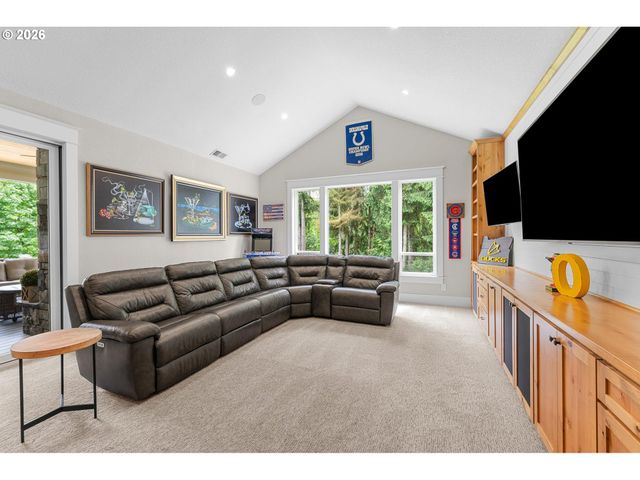 17847 S HIDDEN LAKE Dr, Oregon City, OR 97045